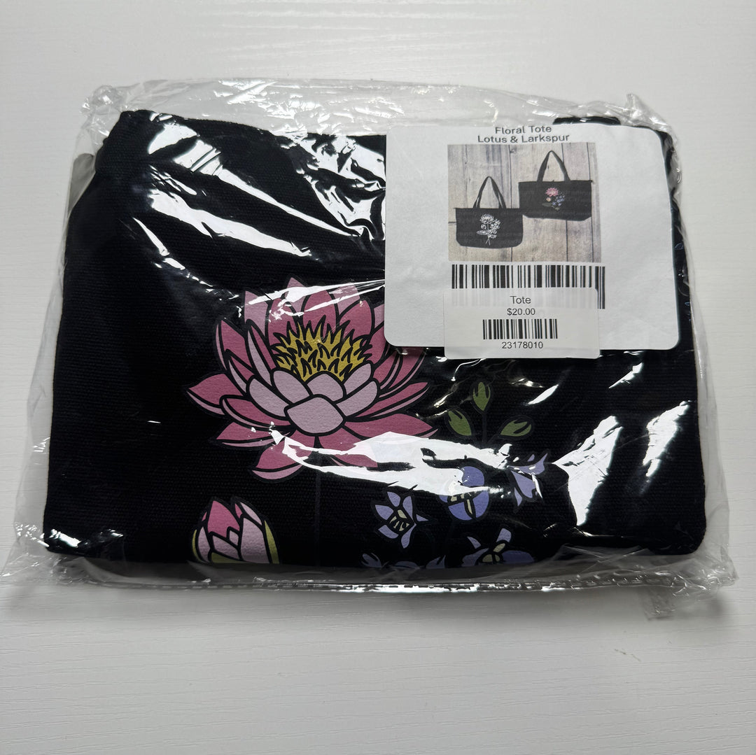 Floral Tote-13x15x4 inches with top zipper and inside zippered pouch